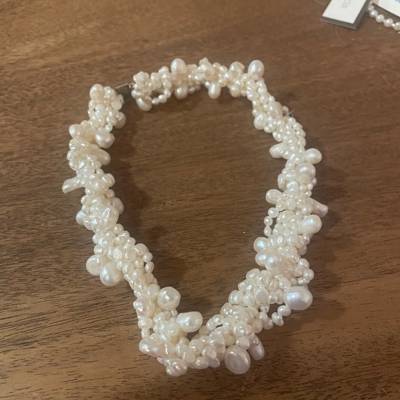 Pearl Statement Necklace. - Picture 2 of 6